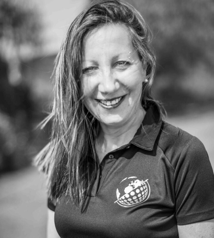 Gersende femme souriante cinquantaine sur Greens de golf